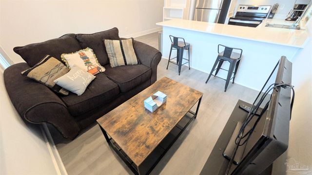 379 Clubbs St, Pensacola, FL 32502