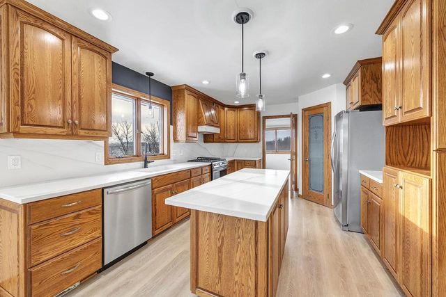 4207 LOST DAUPHIN ROAD, De Pere, WI 54115