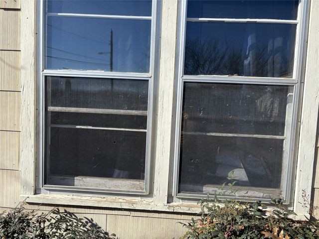 500 N Victory Street, Graham, TX 76450