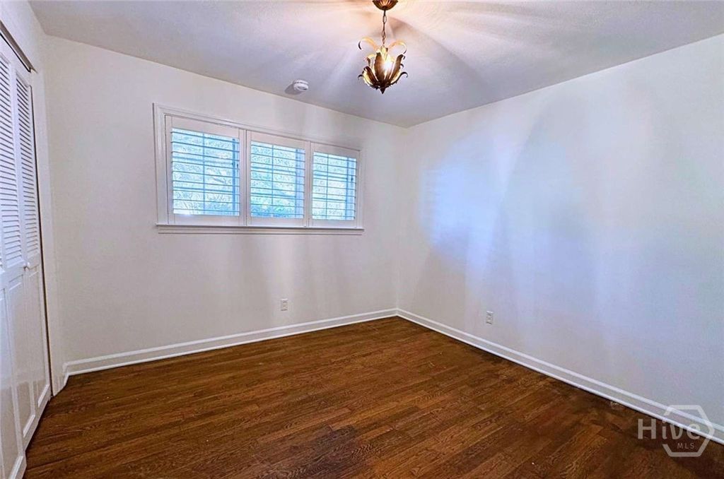 Image 20 of property listing at 5 Reynolds Circle, Savannah, GA 31405