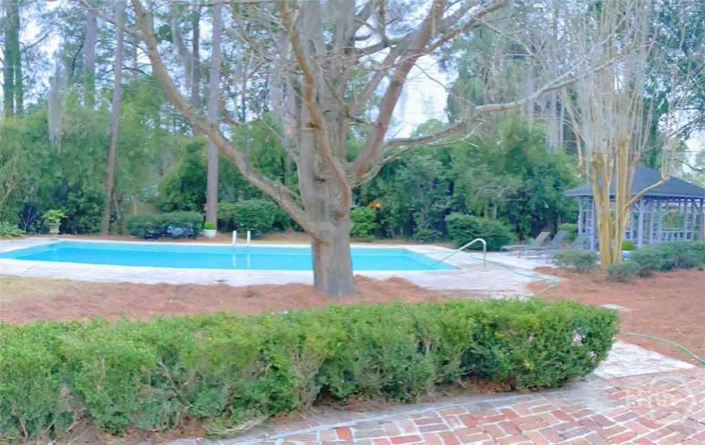 Image 23 of property listing at 5 Reynolds Circle, Savannah, GA 31405
