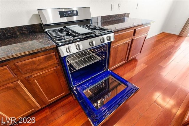 5018 Quiet Falls Court, Las Vegas, NV 89141