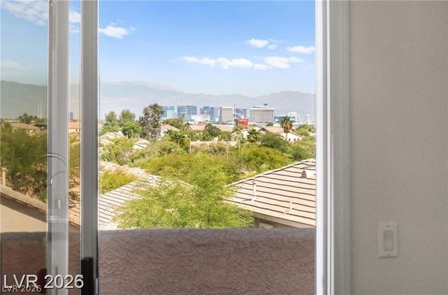 5018 Quiet Falls Court, Las Vegas, NV 89141