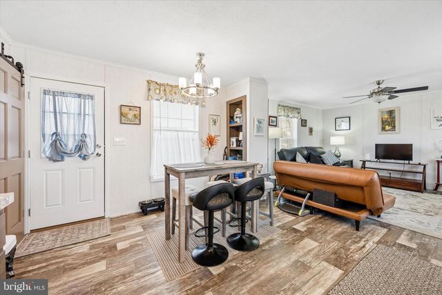 8 HILLTOP DR, West Grove, PA 19390