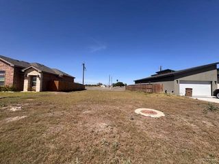 1001 E Costa Del Sol Avenue, Edinburg, TX 78542