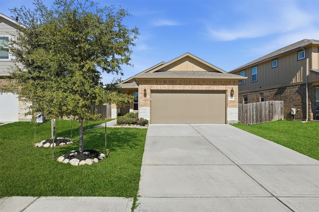 18846 Amaro Hills Drive, New Caney, TX 77357