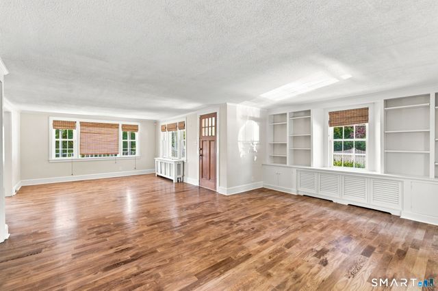 268 Ridgewood Road, West Hartford, CT 06107