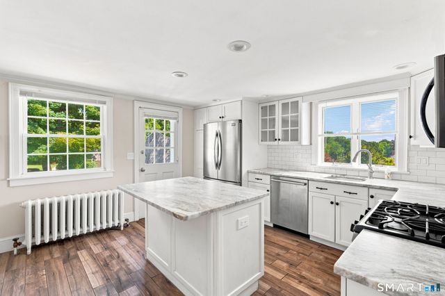 268 Ridgewood Road, West Hartford, CT 06107
