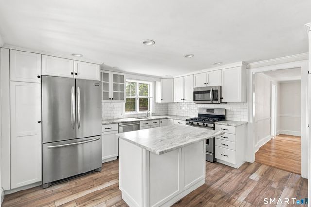 268 Ridgewood Road, West Hartford, CT 06107
