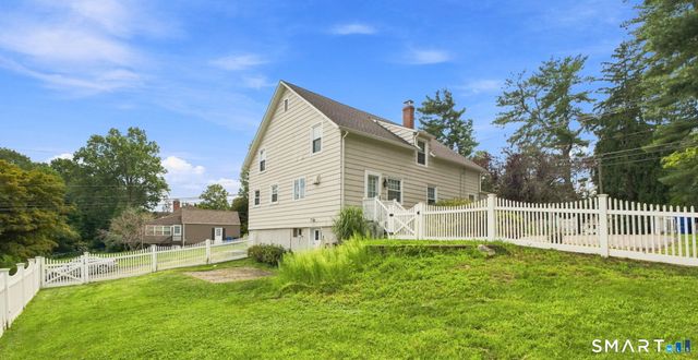 268 Ridgewood Road, West Hartford, CT 06107