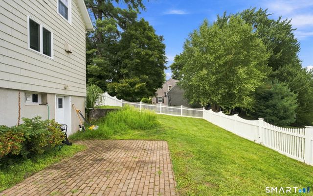 268 Ridgewood Road, West Hartford, CT 06107