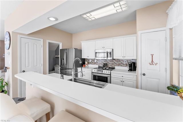 4496 Kidder DR, Virginia Beach, VA 23462