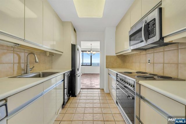 1500 Palisade Avenue 23E, Fort Lee, NJ 07024