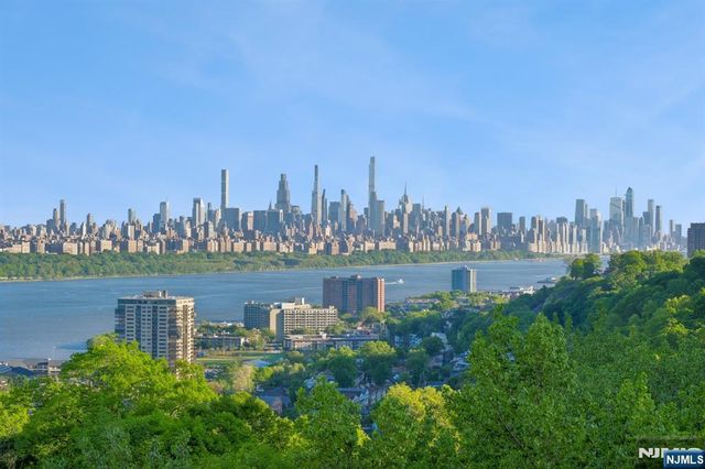 1500 Palisade Avenue 23E, Fort Lee, NJ 07024