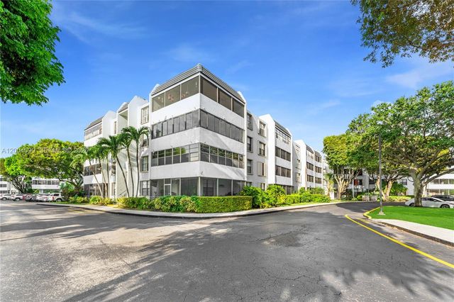 10852 N Kendall Dr 312, Miami, FL 33176