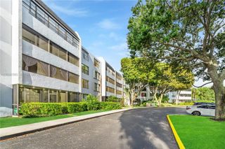 10852 N Kendall Dr 312, Miami, FL 33176