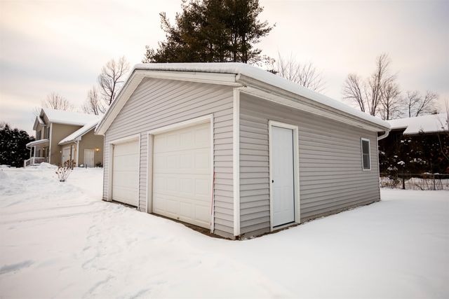 1 Appletree Lane, Essex, VT 05452