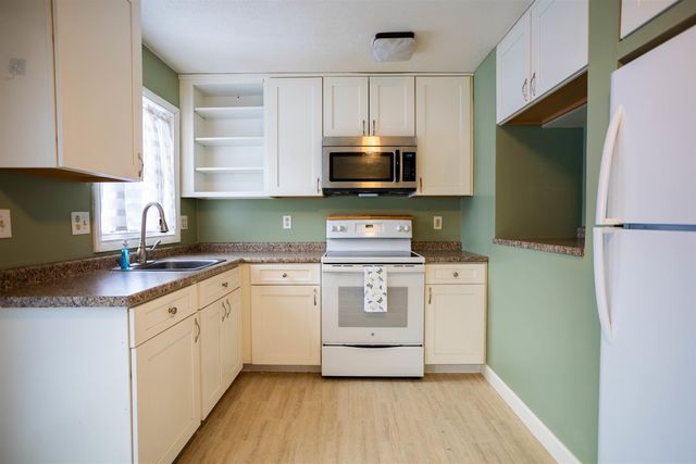 1 Appletree Lane, Essex, VT 05452