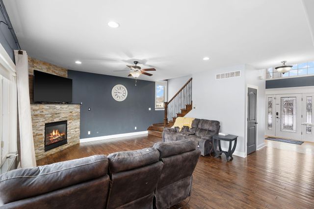 9187 Michigan Drive, Crown Point, IN 46307