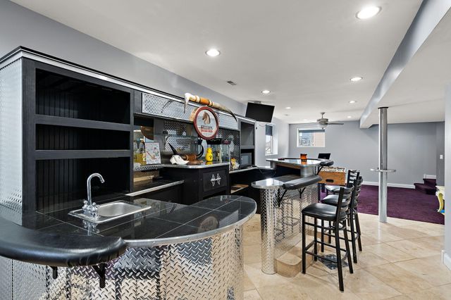 9187 Michigan Drive, Crown Point, IN 46307