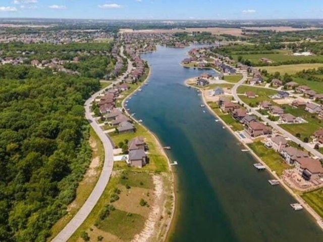 9187 Michigan Drive, Crown Point, IN 46307