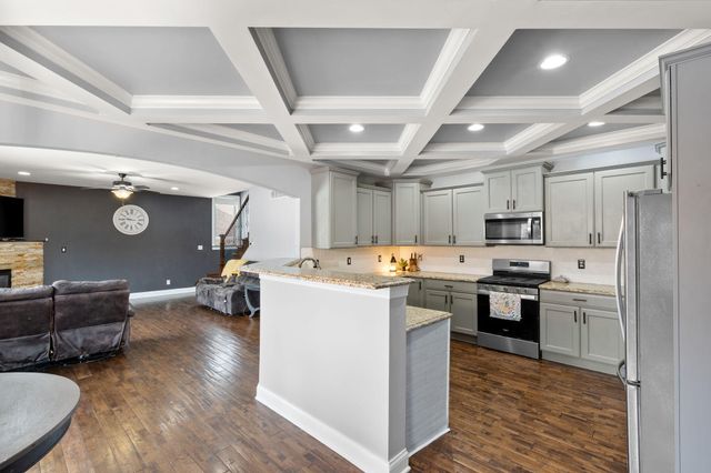 9187 Michigan Drive, Crown Point, IN 46307