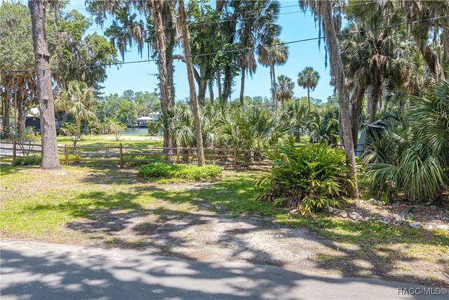 381 NW Magnolia Circle, Crystal River, FL 34428