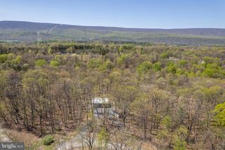 275 OAK FOREST LN, Berkeley Springs, WV 25411