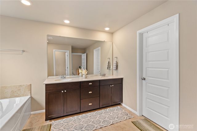 26832 199th Avenue SE, Covington, WA 98042