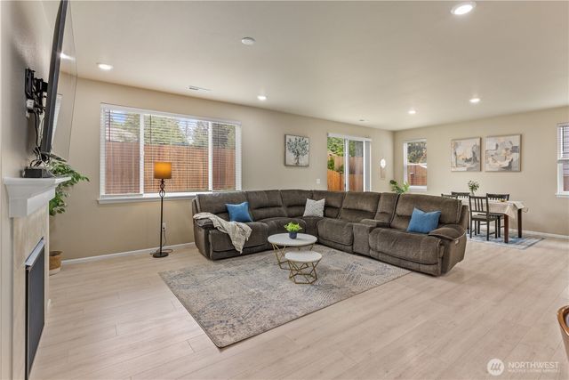 26832 199th Avenue SE, Covington, WA 98042