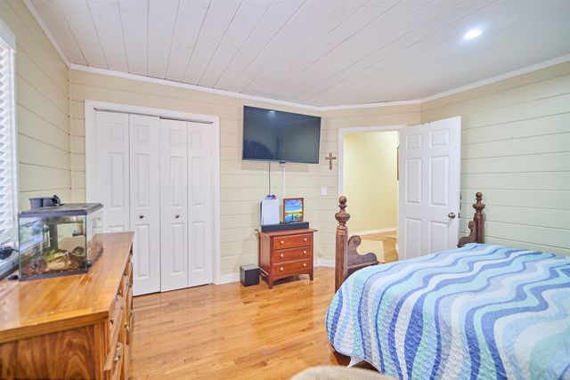 2 Goti Drive, Cherokee Village, AR 72529