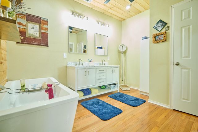 2 Goti Drive, Cherokee Village, AR 72529