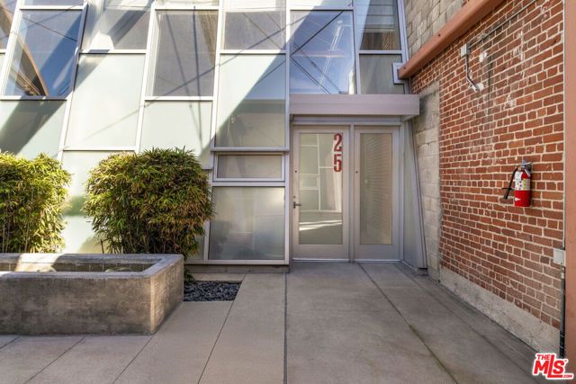 130 S Hewitt Street 25, Los Angeles, CA 90012