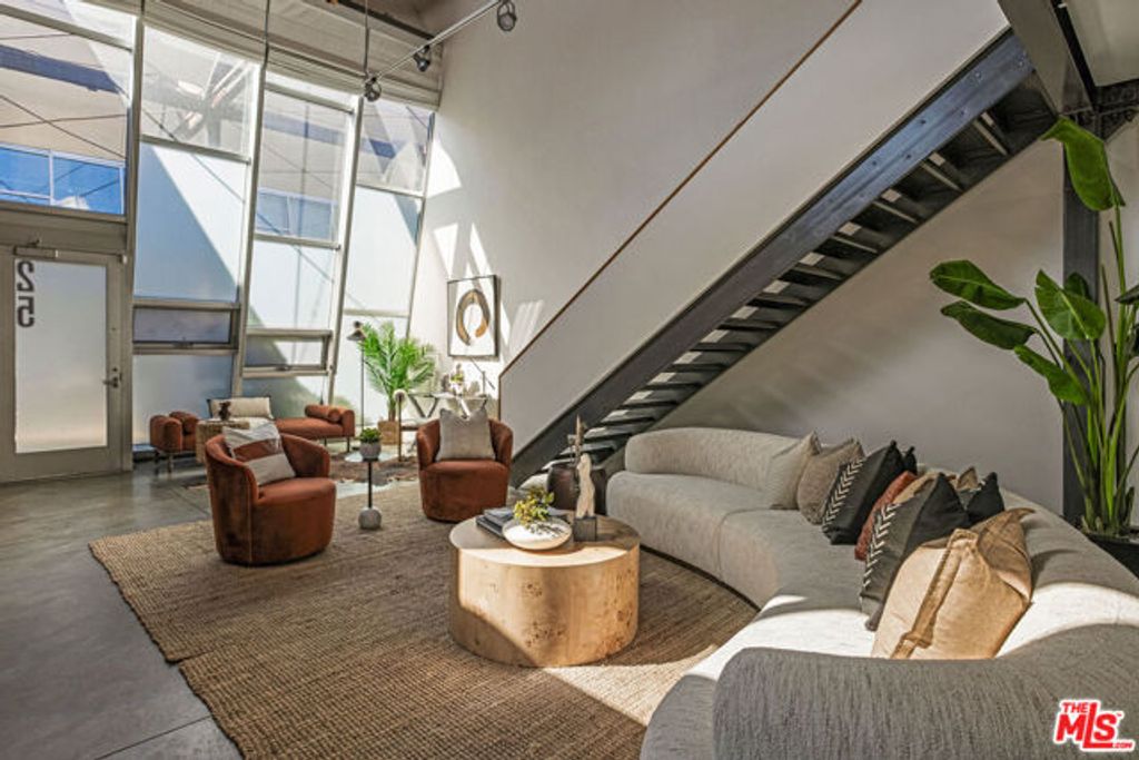 130 S Hewitt Street 25, Los Angeles, CA 90012