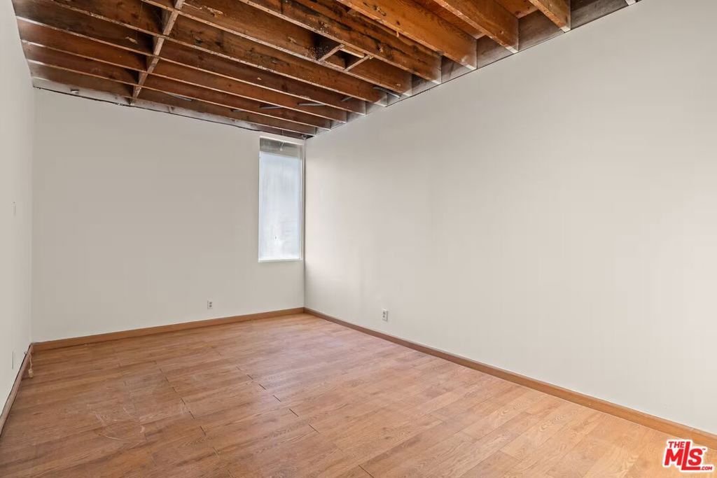 Image 24 of property listing at 2951 Lincoln Boulevard, Santa Monica, CA 90405