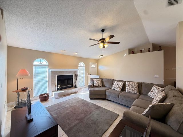 3210 THOROUGHBRED LOOP, Lakeland, FL 33811