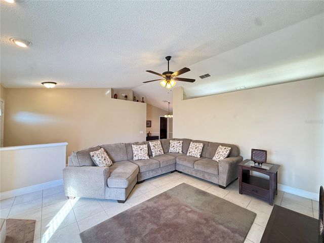 3210 THOROUGHBRED LOOP, Lakeland, FL 33811
