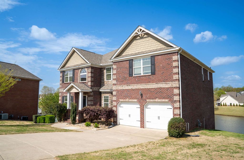 131 Walkers Bluff Road, Boiling Springs, SC 29316