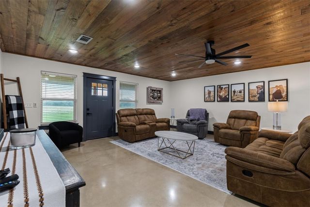 15965 and 15967 Ditmars Road, Prairie Grove, AR 72753