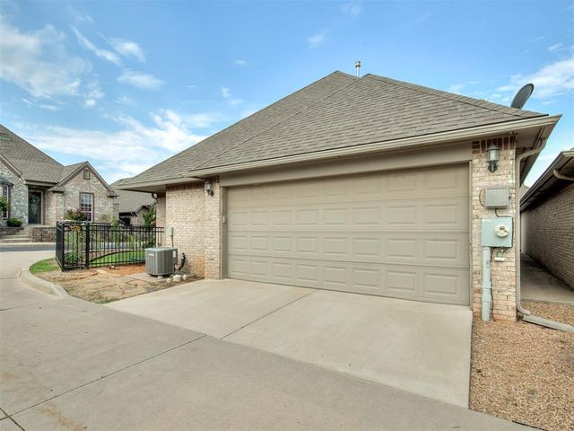 119 Rue De Montserrat, Norman, OK 73071