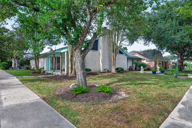 16403 Glenshannon Drive, Houston, TX 77059