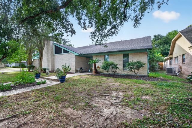 16403 Glenshannon Drive, Houston, TX 77059
