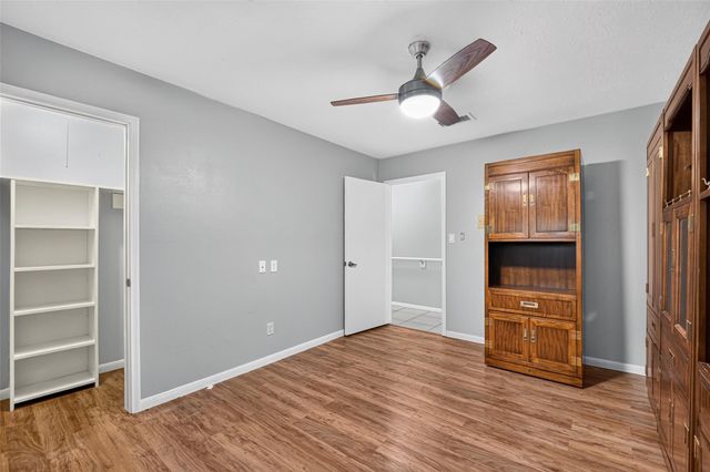 16403 Glenshannon Drive, Houston, TX 77059