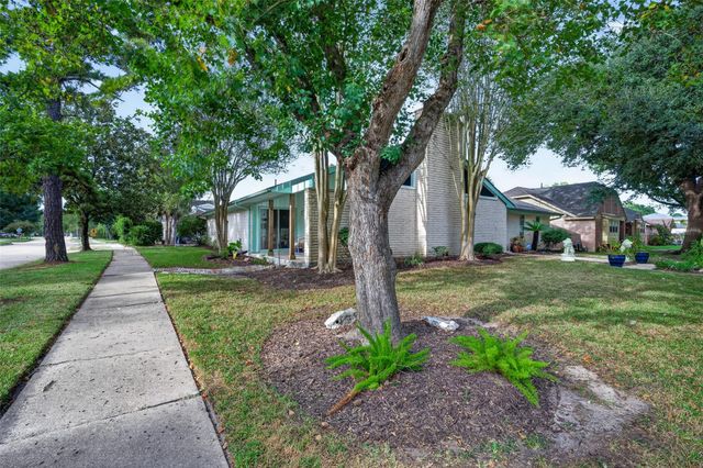 16403 Glenshannon Drive, Houston, TX 77059
