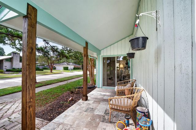 16403 Glenshannon Drive, Houston, TX 77059