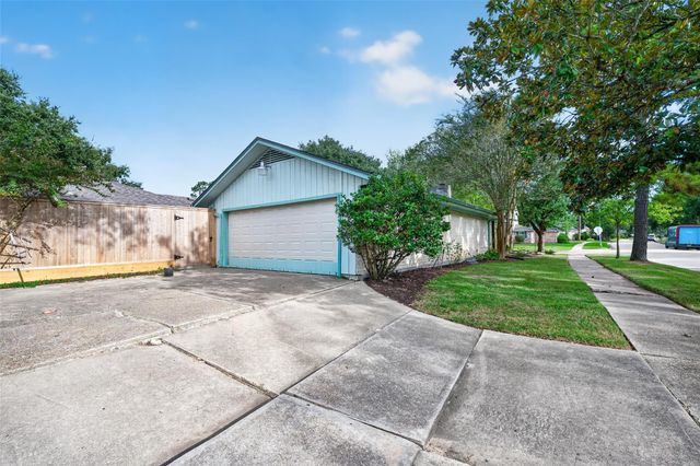 16403 Glenshannon Drive, Houston, TX 77059