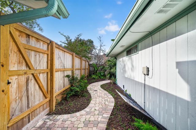16403 Glenshannon Drive, Houston, TX 77059