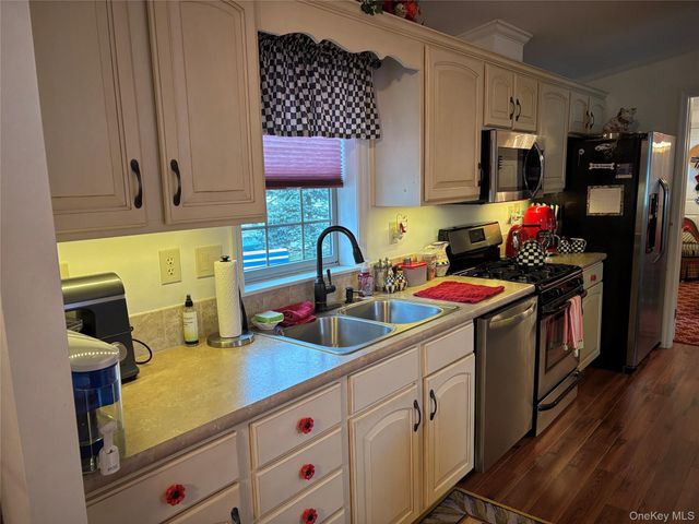 1661 Old Country Road 319, Riverhead, NY 11901