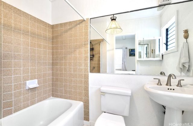 4305 Kaikoo Place, Honolulu, HI 96816