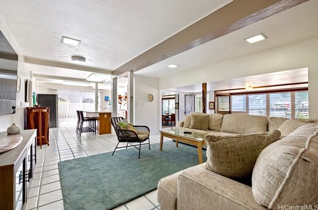 4305 Kaikoo Place, Honolulu, HI 96816